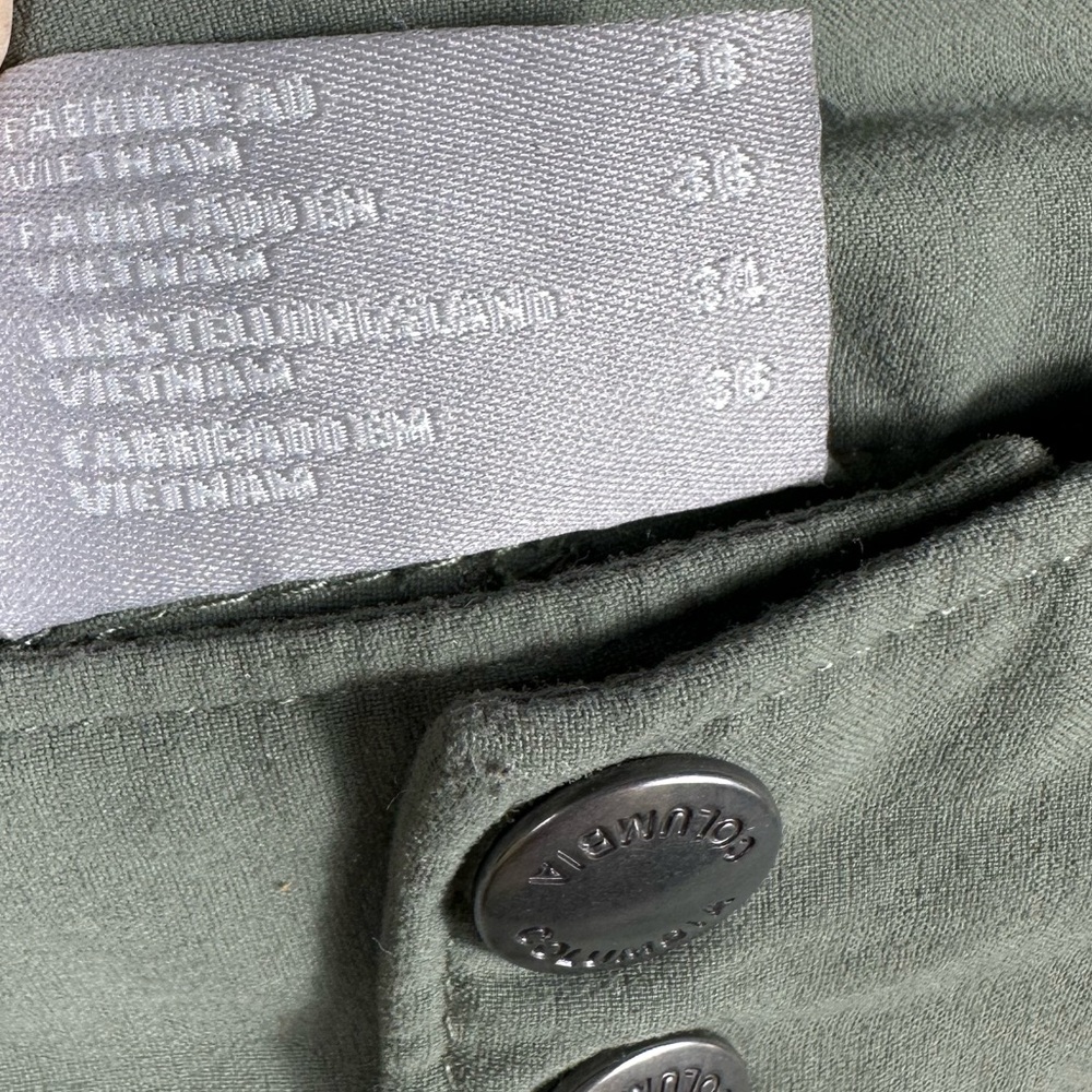 Columbia Women's Olive Green Performance Shorts - Picture 9 of 10